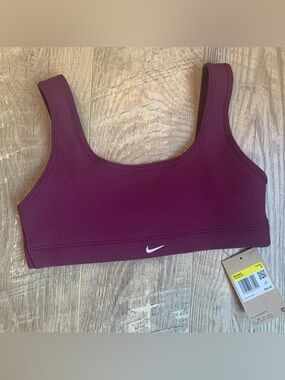 Nike Scoop Ribbed Sports Bra in Deep Wine - S